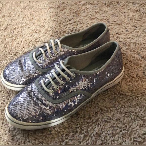 Vans - Picture 3 of 6